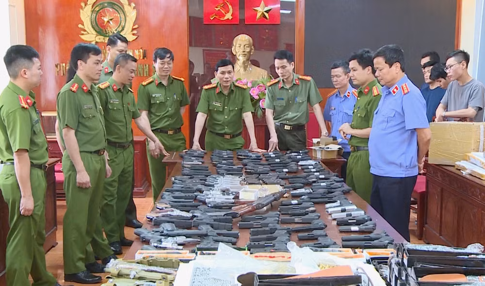 Thanh Hóa: Phá đường dây "khủng" mua bán, tàng trữ trái phép vũ khí ảnh 1