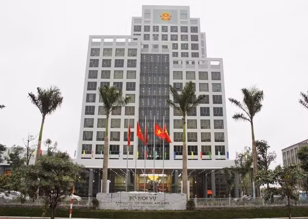 Bộ Nội vụ đưa 33 thủ tục hành chính vào giải quyết tại bộ phận một cửa ảnh 1
