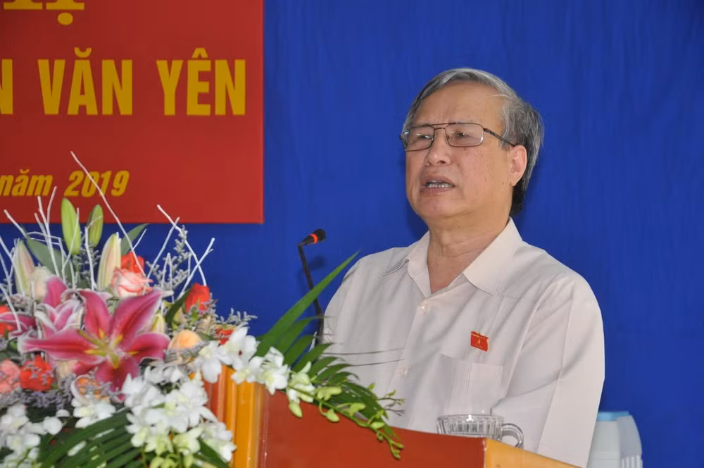 Thường trực Ban Bí thư Trần Quốc Vượng tiếp xúc cử tri tại Yên Bái ảnh 1
