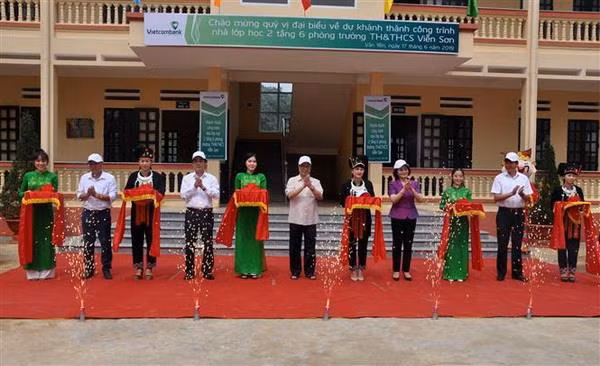 Thường trực Ban Bí thư Trần Quốc Vượng tiếp xúc cử tri tại Yên Bái ảnh 3