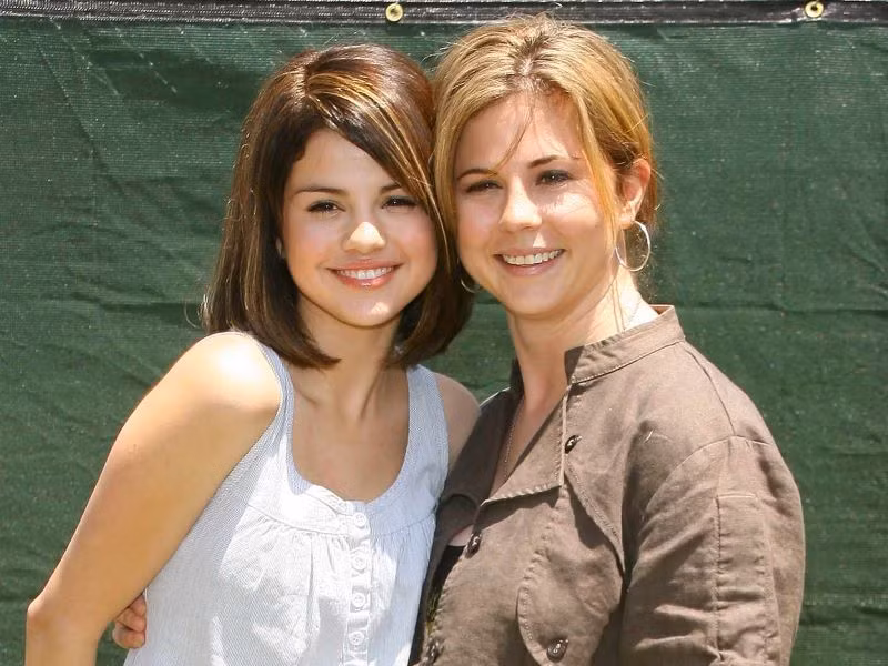 1-Selena-Gomez.jpg
