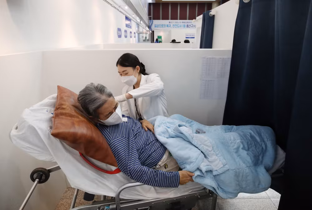 Hàn Quốc, Israel ghi nhận số ca mắc mới cao nhất trong hơn 2 tháng ảnh 1