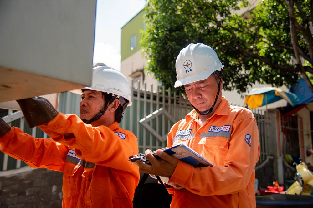 Giá điện Việt Nam tăng 4,8% từ ngày 10/5 | Vietnam+ (VietnamPlus)