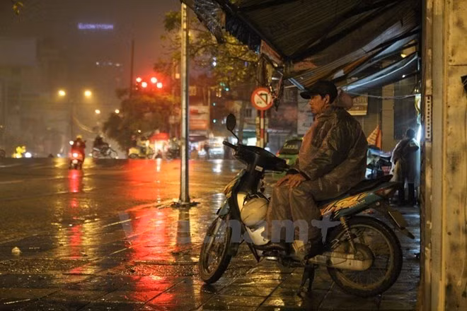 Các khu vực trong cả nước có mưa và dông trong hai ngày cuối tuần ảnh 1