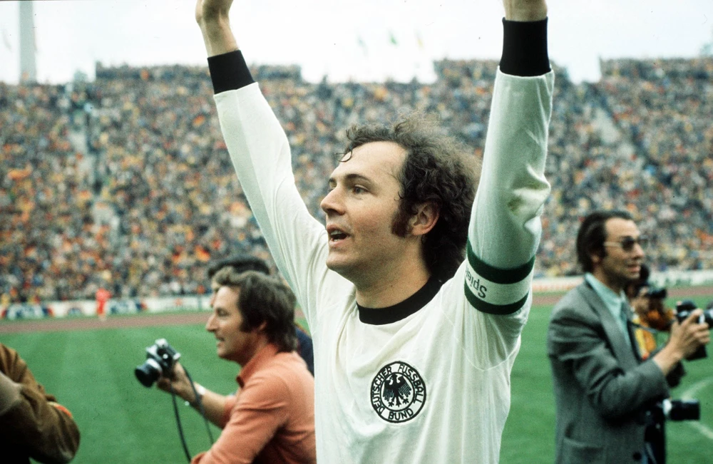 Franz Beckenbauer, được mệnh danh là "Hoàng Đế Bóng Đá Đức"