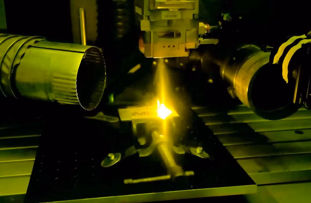 Australia có thể kiểm soát ánh sáng laser chỉ với chi phí rất rẻ ảnh 1