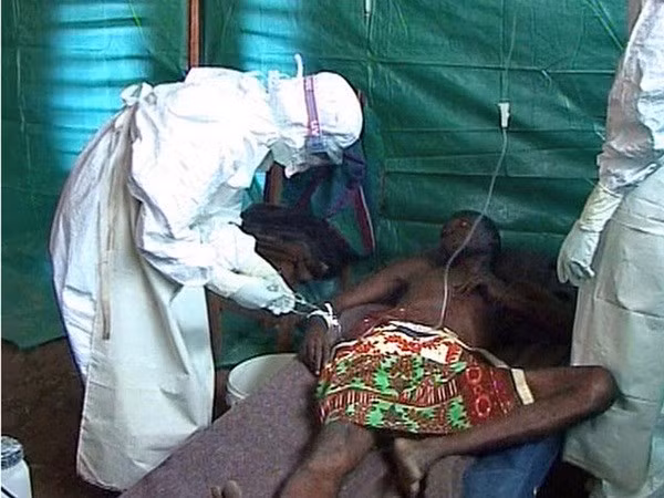 Liberia sa thải 10 quan chức lơ là trách nhiệm chống dịch Ebola ảnh 1