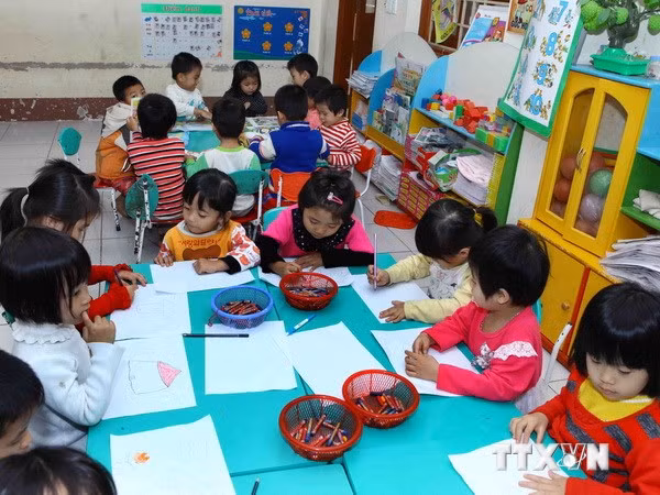 Hà Nam: Trường học sập mái, trẻ mầm non phải đi học nhờ ảnh 1