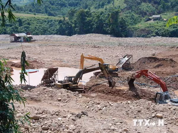 Hà Tĩnh: Bắt giữ 10 đối tượng khai thác vàng trái phép ảnh 1