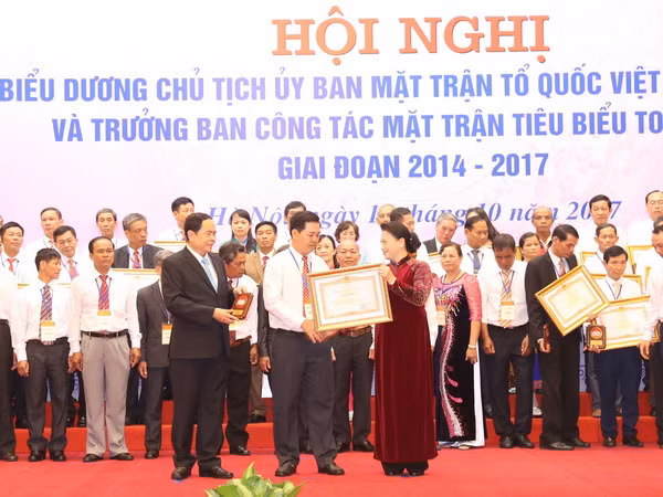 Mỗi cán bộ mặt trận là nhân tố tích cực củng cố đoàn kết trên địa bàn ảnh 1