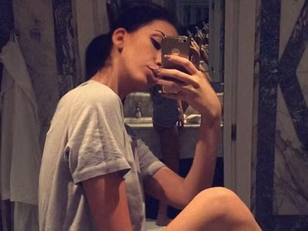 Thiếu nữ 18 tuổi rao bán trinh tiết để mua nhà cho cha mẹ ảnh 1