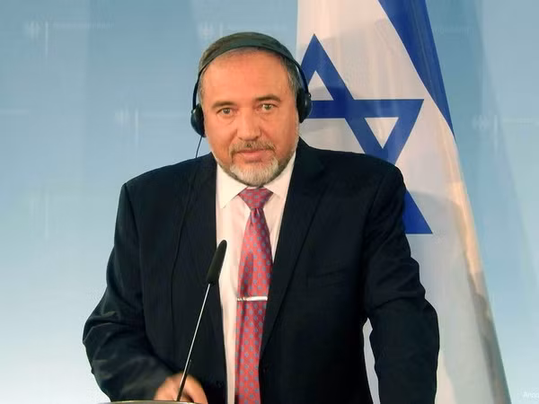 Israel: Chính sách "cây gậy và củ cà rốt" giải quyết vấn đề Bờ Tây ảnh 1