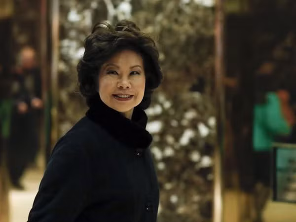Ông D​onald Trump chọn bà Elaine Chao làm Bộ trưởng Giao thông ảnh 1