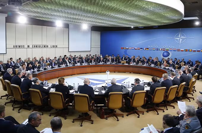 Các đại sứ của Nga và Tổ chức NATO nhóm họp tại Brussels ảnh 1