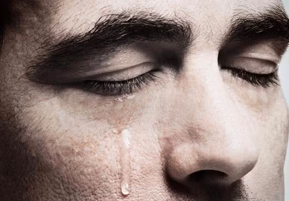 5 lý do vì sao mọi người đàn ông cần phải học cách khóc ảnh 1