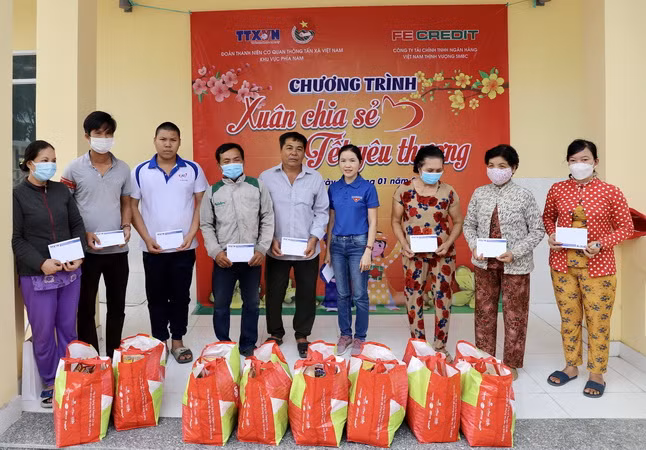 Trao yêu thương, gửi Tết đến người khó khăn tại Thành phố Hồ Chí Minh ảnh 1