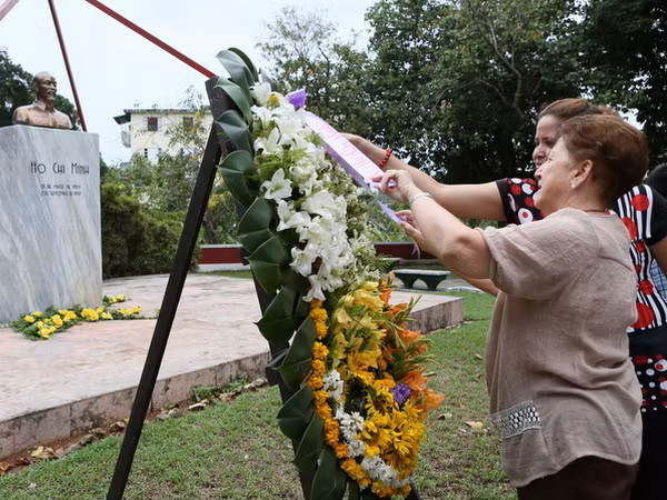 Hoạt động kỷ niệm ngày sinh Chủ tịch Hồ Chí Minh tại Cuba ảnh 1