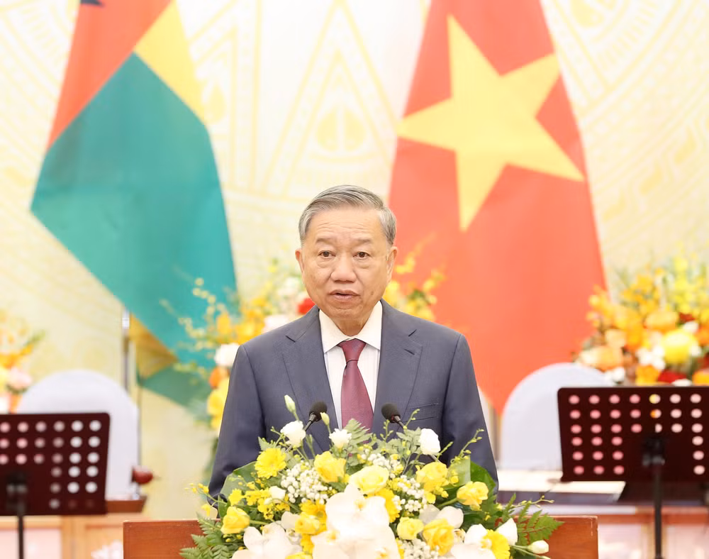 ttxvn_tiec chieu dai 5.jpg