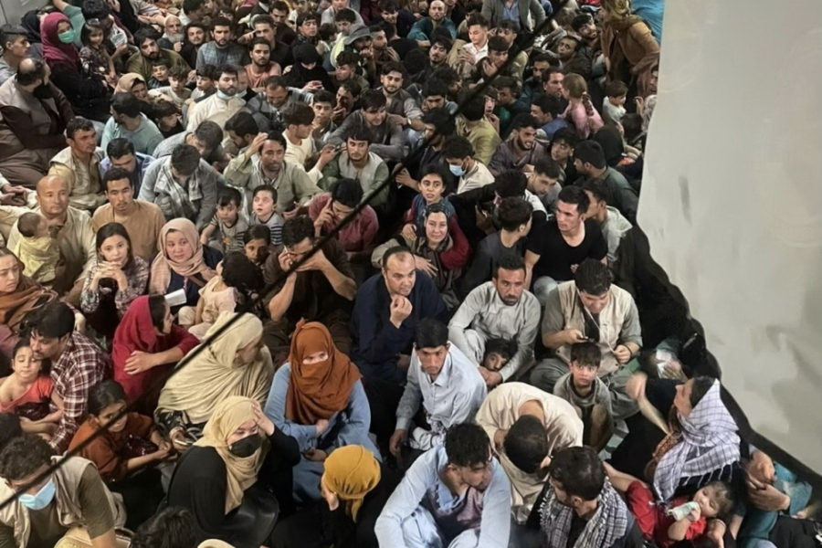 Mỹ: Một máy bay C-17 đã chở kỷ lục 823 người rời khỏi Afghanistan ảnh 1