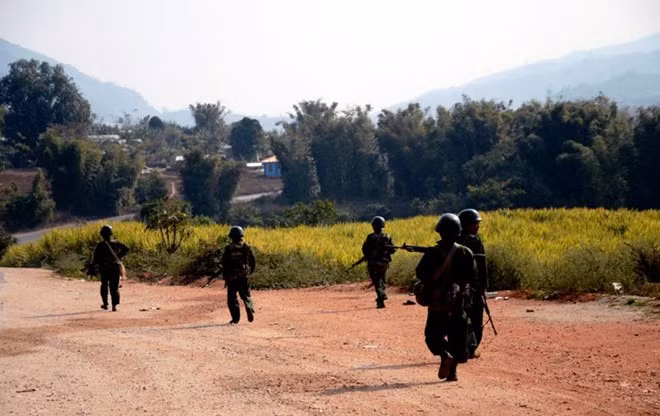 Quân đội Myanmar đụng độ các chiến binh Rohingya, 8 người chết ảnh 1