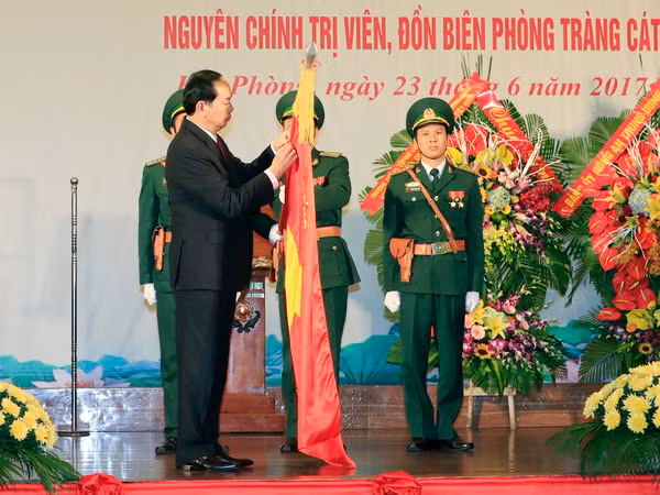 Bộ đội Biên phòng Hải Phòng nhận danh hiệu Anh hùng Lực lượng vũ trang ảnh 1