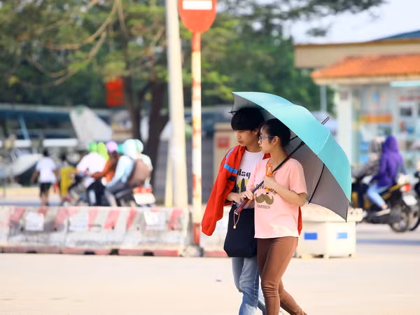 Những điều nên làm và không nên làm khi thời tiết nắng nóng ảnh 1