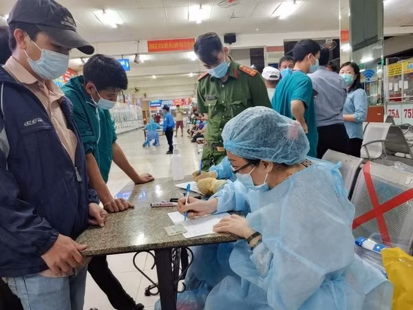 Thành phố Hồ Chí Minh nâng mức cảnh giác cao nhất với dịch COVID-19 ảnh 1