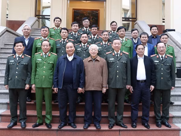 Giới thiệu nhân sự cán bộ công an quy hoạch Ban Chấp hành Trung ương ảnh 1