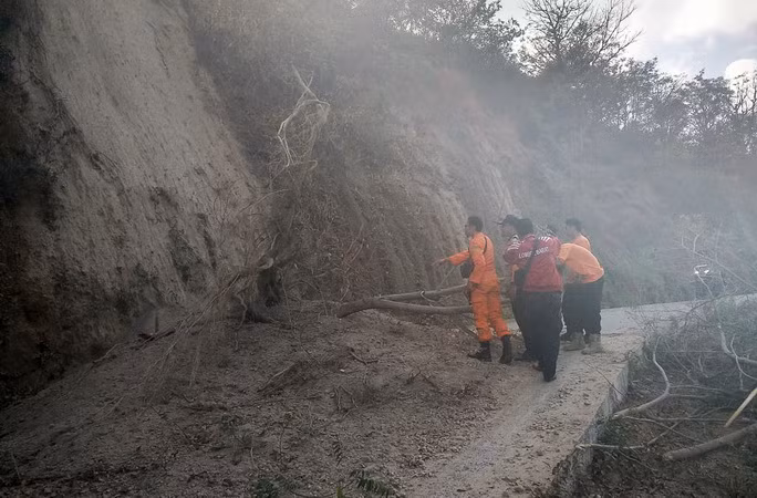 Indonesia: Đảo Lombok liên tiếp hứng chịu các trận động đất ảnh 1