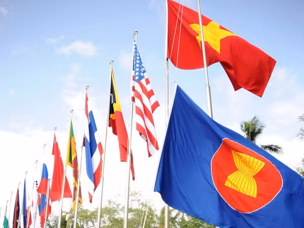 Việt Nam sẽ thúc đẩy hợp tác Đông Á đi vào chiều sâu và thực chất ảnh 1