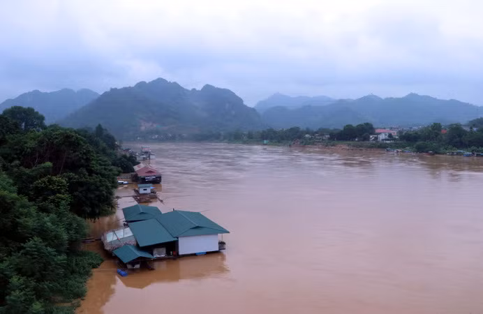 Hà Giang: Nước sông Lô cao đột biến do điều tiết từ hồ chứa Trung Quốc ảnh 1