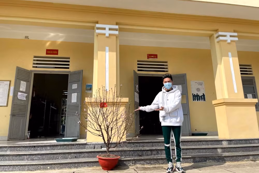 Ca sỹ Minh Vương M4U thực hiện MV chống dịch trong khu cách ly ảnh 1