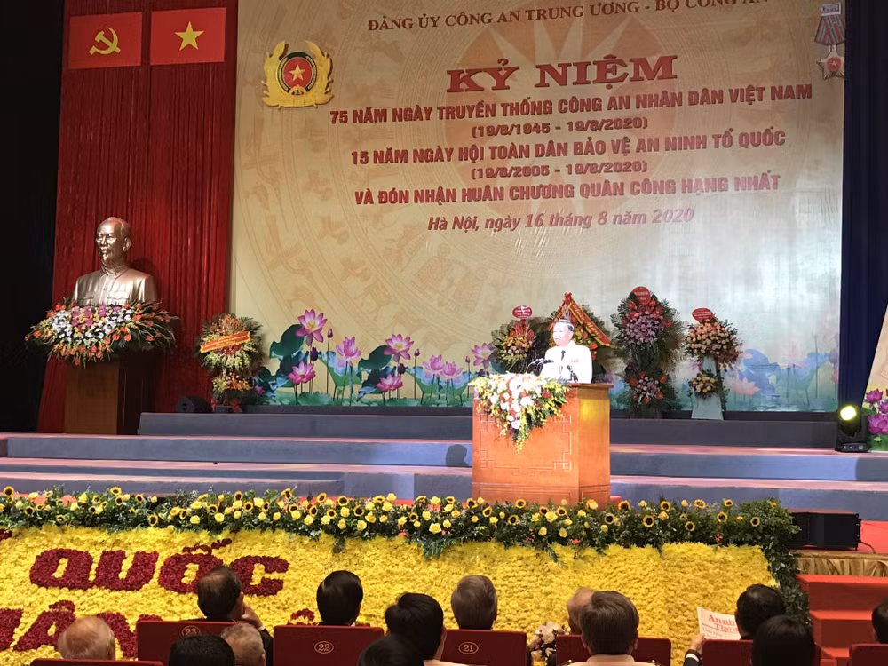 75 năm truyền thống Công an nhân dân Việt Nam: Rạng rỡ trang sử vàng ảnh 1