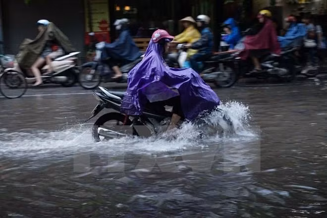 Đêm 18/6, cả nước đều có mưa dông, khả năng xảy ra mưa đá ảnh 1