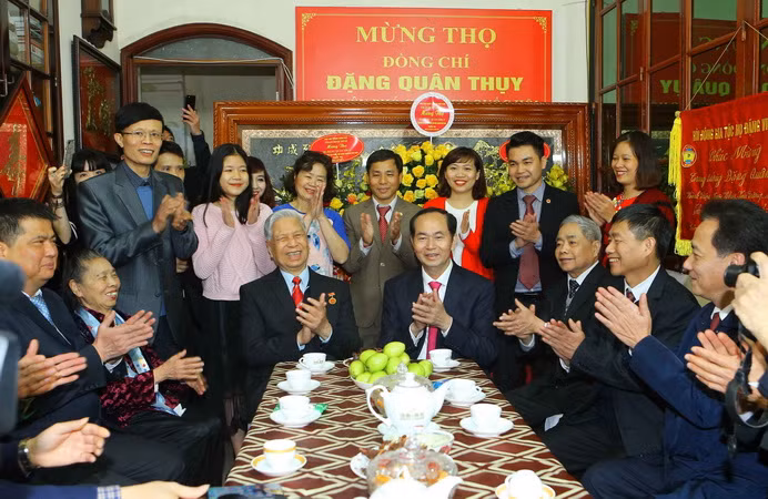 Chủ tịch nước mừng thọ Trung tướng Đặng Quân Thụy tròn 90 tuổi ảnh 2