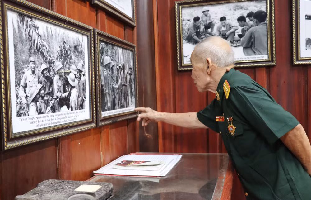 vna_potal_65_nam_ngay_mo_duong_ho_chi_minh_tham_chi_huy_so_tien_phuong_cua_bo_doi_truong_son__7378750.jpg