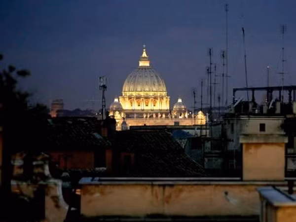 Rome thắt chặt an ninh sau cú điện báo có thiết bị kích nổ ảnh 1