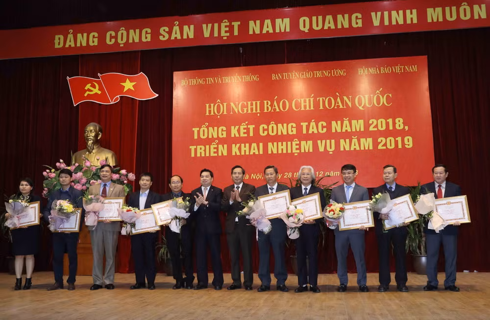 Xu hướng, thách thức đối với báo chí và trách nhiệm của người làm báo ảnh 3