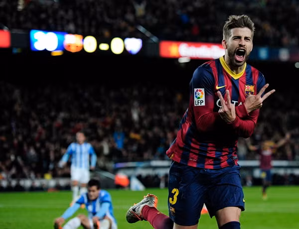 Chuyển nhượng 21/5: M.U nhận tin vui từ Fabregas, Barca "trói" Pique ảnh 1