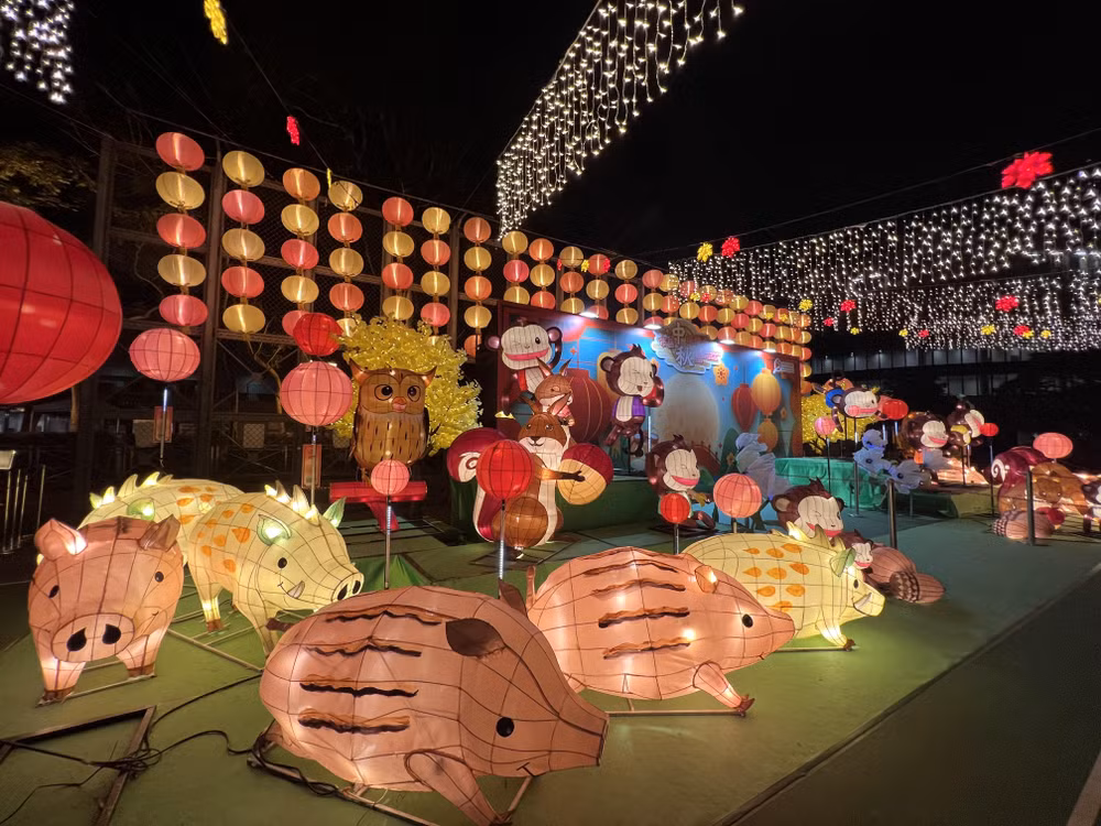 Hong Kong rực rỡ trong sắc màu đèn lồng dịp Tết Trung Thu ảnh 2