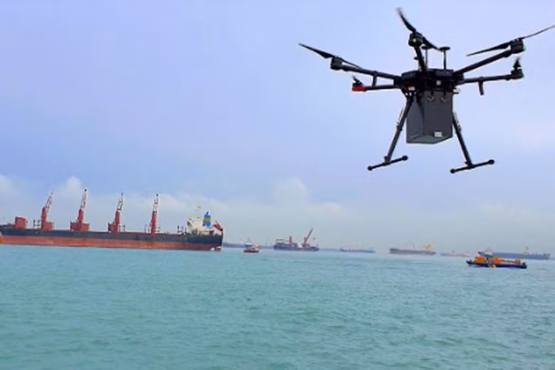 Singapore triển khai dịch vụ giao nhận hàng hóa ngoài khơi bằng drone ảnh 1