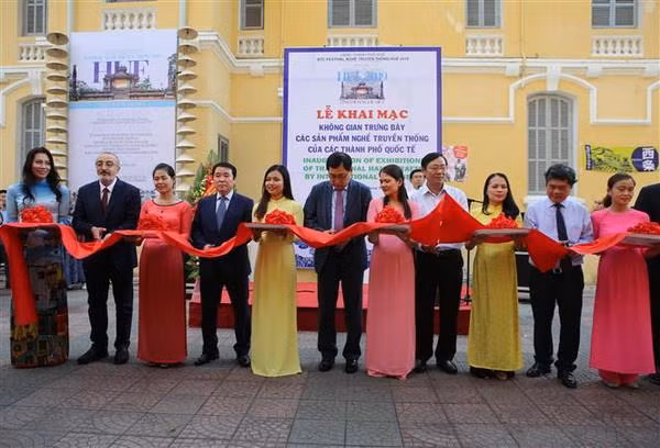 Khai mạc Festival Nghề truyền thống Huế năm 2019 ảnh 1