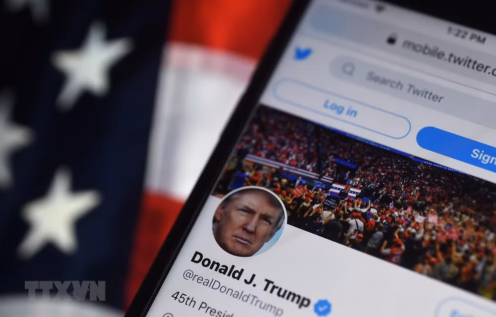 Twitter cấm vĩnh viễn tài khoản @realdonaltrump: Đúng hay sai? ảnh 1