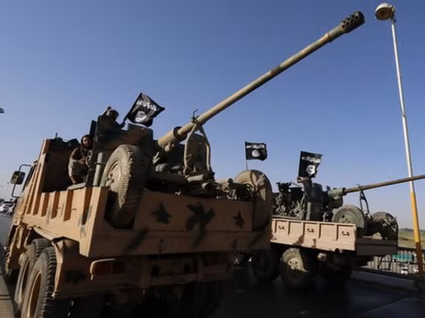 Phiến quân Hồi giáo bắn hạ một báy bay của quân đội Syria ảnh 1