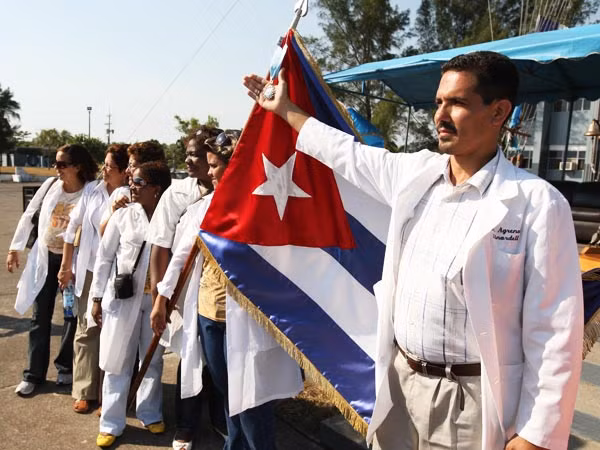 Cuba bế giảng khóa học quốc tế về phòng chống dịch Ebola ảnh 1