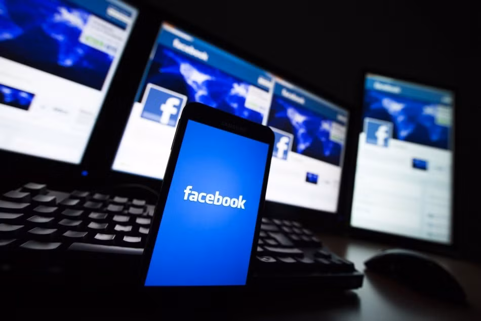 Facebook bị cáo buộc bí mật theo dõi người dùng qua webcam ảnh 1