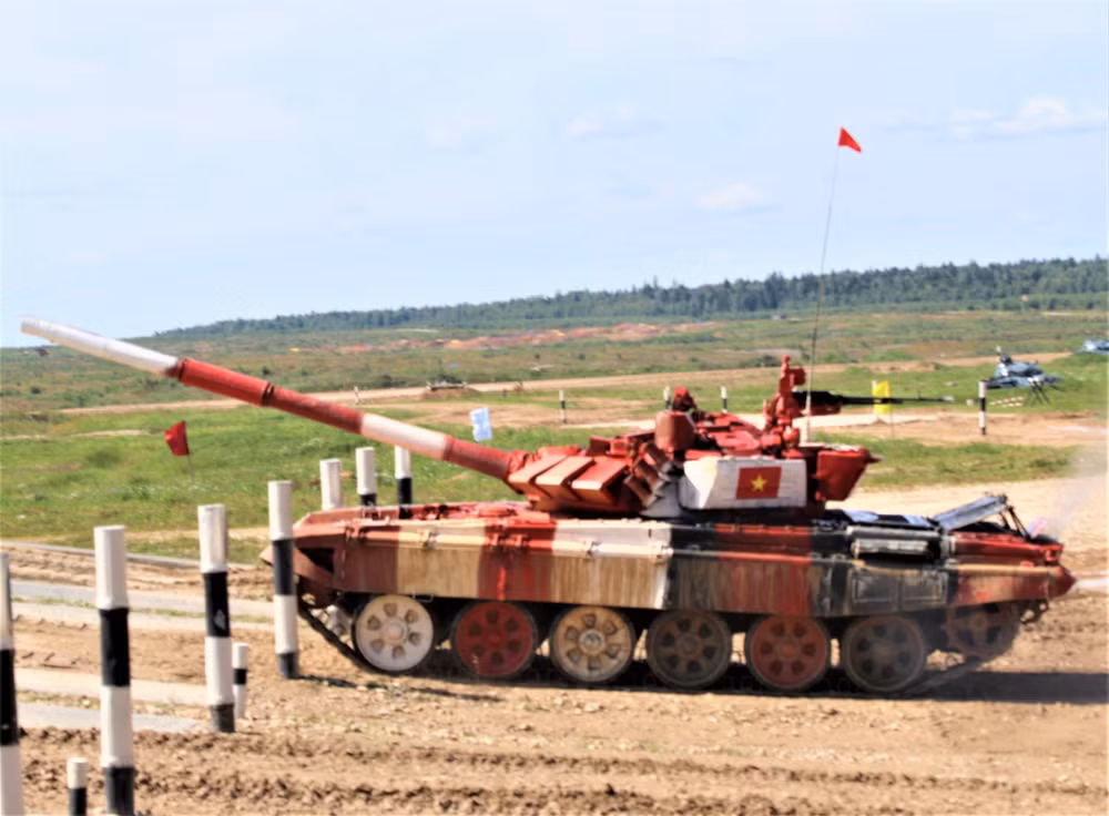 Việt Nam giành vị trí thứ hai môn đua xe tăng tại Army Games 2019 ảnh 1