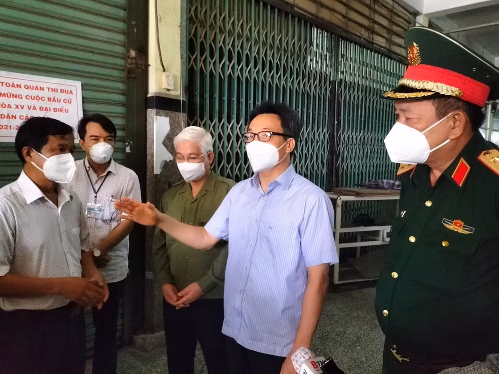 Phó Thủ tướng Vũ Đức Đam kiểm tra khu nhà trọ "điểm nóng" ở Bình Dương ảnh 1