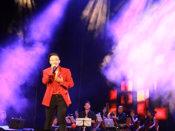 “Trái tim không ngủ yên” - Đêm nhạc Thanh Tùng ấm áp tình nghệ sỹ ảnh 3