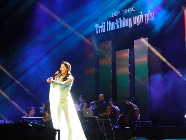 “Trái tim không ngủ yên” - Đêm nhạc Thanh Tùng ấm áp tình nghệ sỹ ảnh 4